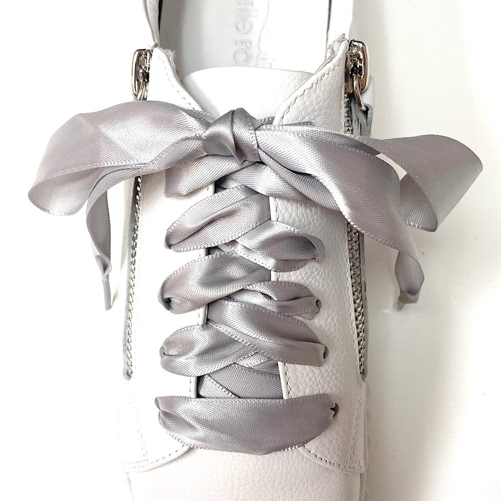 Sneakers with satin laces online